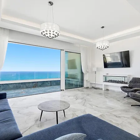 Olymp Royal Palace - Beachfront Luxury Estate Kissonerga