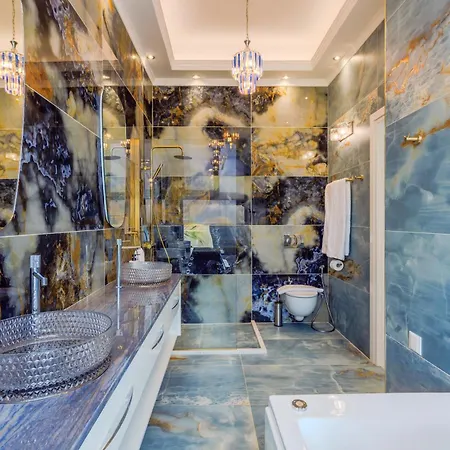 Villa Olymp Royal Palace - Beachfront Luxury Estate