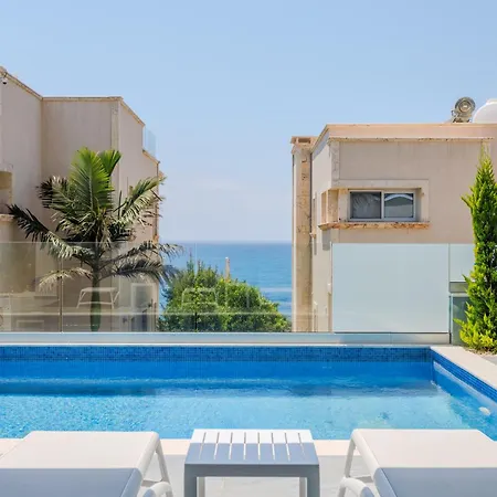Olymp Royal Palace - Beachfront Luxury Estate Villa Kissonerga