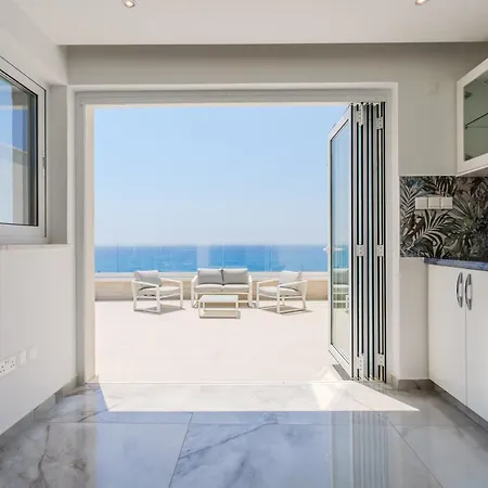 Olymp Royal Palace - Beachfront Luxury Estate Kissonerga