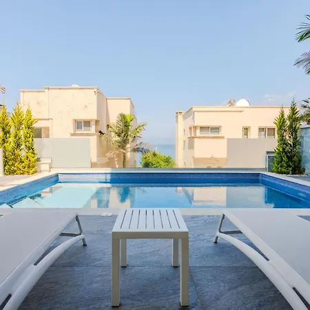 Villa Olymp Royal Palace - Beachfront Luxury Estate