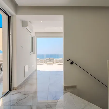 Olymp Royal Palace - Beachfront Luxury Estate * Kissonerga