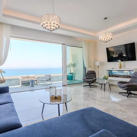 Villa Olymp Royal Palace - Beachfront Luxury Estate Kissonerga