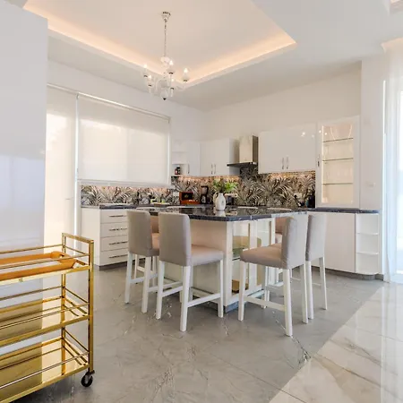 Olymp Royal Palace - Beachfront Luxury Estate *