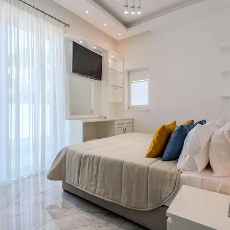 Olymp Royal Palace - Beachfront Luxury Estate *