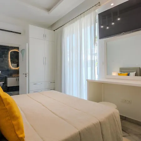 Villa Olymp Royal Palace - Beachfront Luxury Estate
