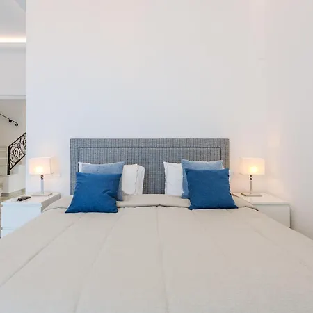 Olymp Royal Palace - Beachfront Luxury Estate Kissonerga
